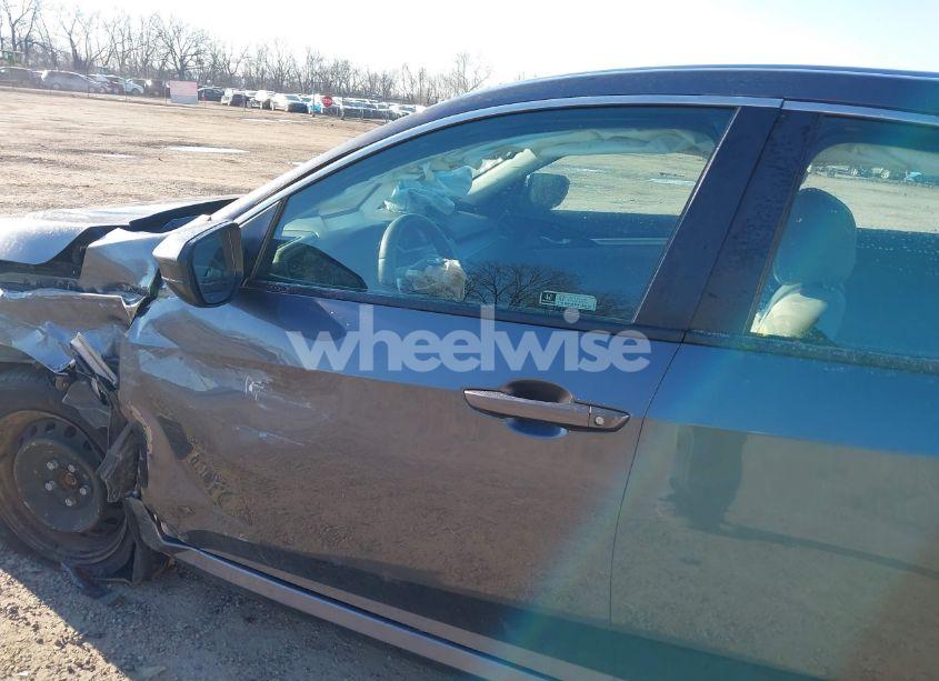 Photo 18 of 2019 Honda Civic LX (VIN 2HGFC2F61KH589956)