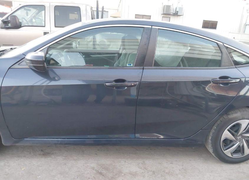 Photo 14 of 2019 Honda Civic LX (VIN 2HGFC2F62KH543049)