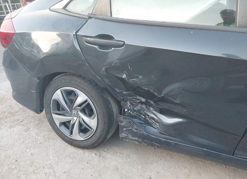 Photo 6 of 2019 Honda Civic LX (VIN 2HGFC2F62KH543049)