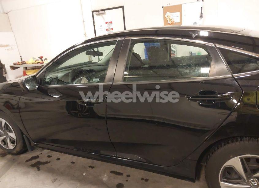 Photo 14 of 2020 Honda Civic LX (VIN 2HGFC2F62LH595590)