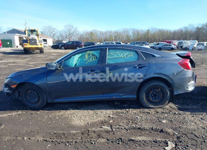 Photo 14 of 2019 Honda Civic LX (VIN 2HGFC2F63KH513834)