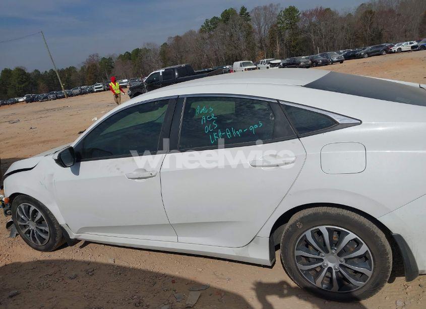 Photo 14 of 2019 Honda Civic LX (VIN 2HGFC2F63KH593510)