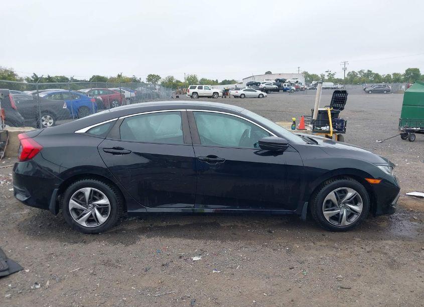 Photo 13 of 2019 Honda Civic LX (VIN 2HGFC2F63KH598299)