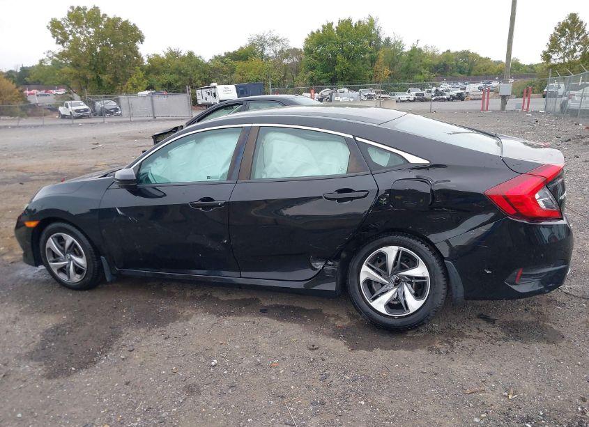 Photo 14 of 2019 Honda Civic LX (VIN 2HGFC2F63KH598299)