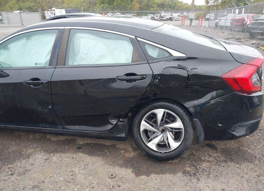 Photo 6 of 2019 Honda Civic LX (VIN 2HGFC2F63KH598299)