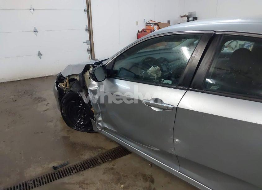 Photo 18 of 2020 Honda Civic LX (VIN 2HGFC2F64LH535763)