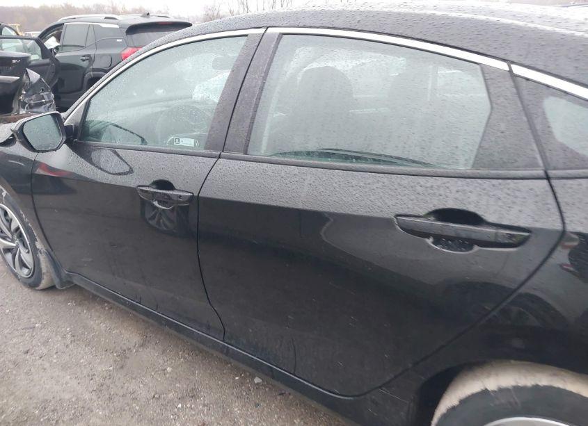 Photo 14 of 2020 Honda Civic LX (VIN 2HGFC2F64LH547962)