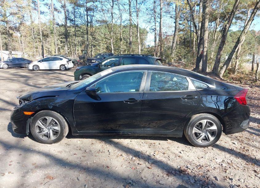 Photo 14 of 2019 Honda Civic LX (VIN 2HGFC2F65KH515732)