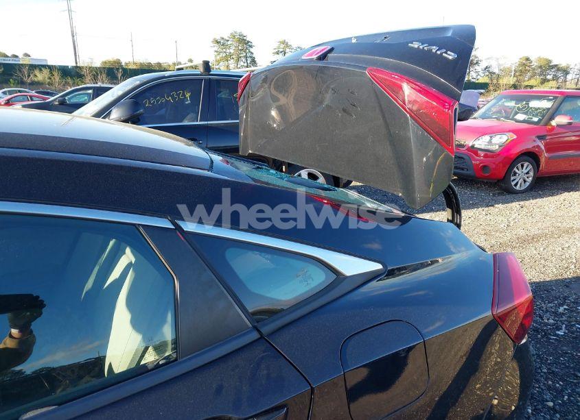 Photo 6 of 2019 Honda Civic LX (VIN 2HGFC2F65KH523118)