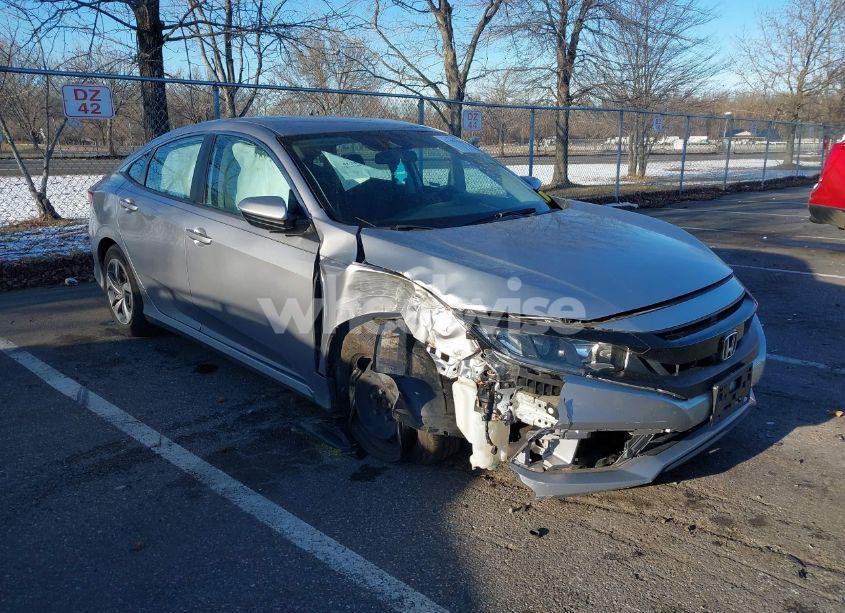 2019 Honda Civic LX (VIN 2HGFC2F65KH581603) main photo