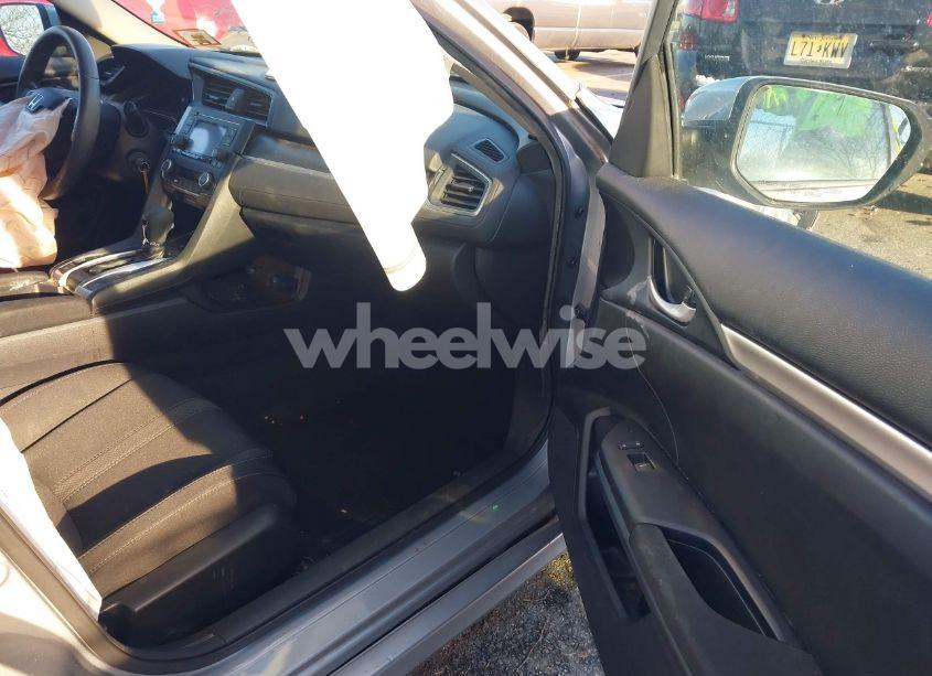 Photo 5 of 2019 Honda Civic LX (VIN 2HGFC2F65KH581603)