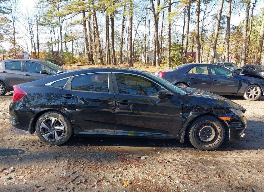 Photo 13 of 2019 Honda Civic LX (VIN 2HGFC2F65KH582900)