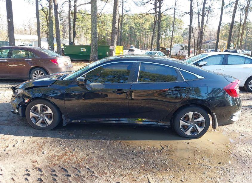 Photo 14 of 2019 Honda Civic LX (VIN 2HGFC2F65KH582900)