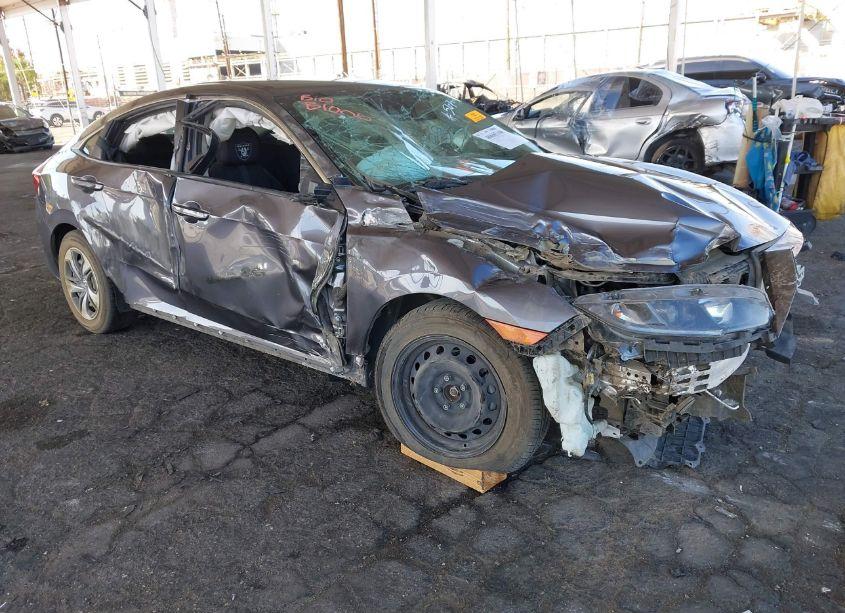 2020 Honda Civic LX (VIN 2HGFC2F65LH576970) main photo