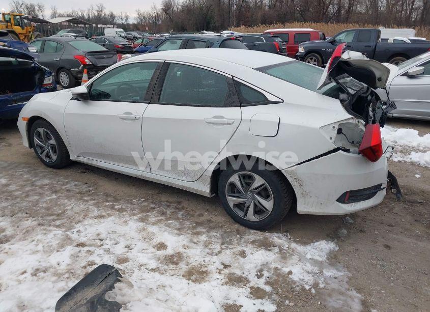 Photo 3 of 2019 Honda Civic SEDAN (VIN 2HGFC2F66KH507512)
