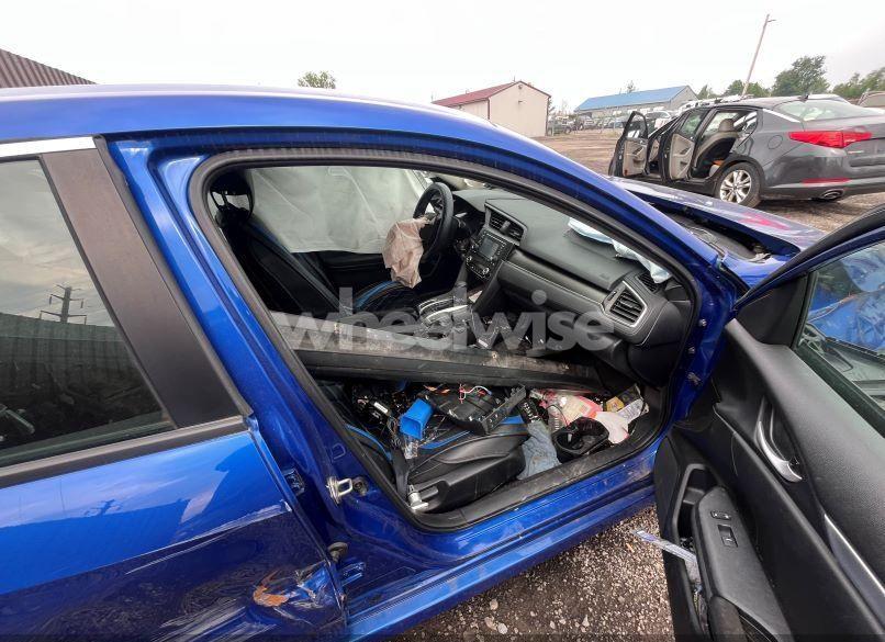 Photo 5 of 2019 Honda Civic LX (VIN 2HGFC2F66KH520311)