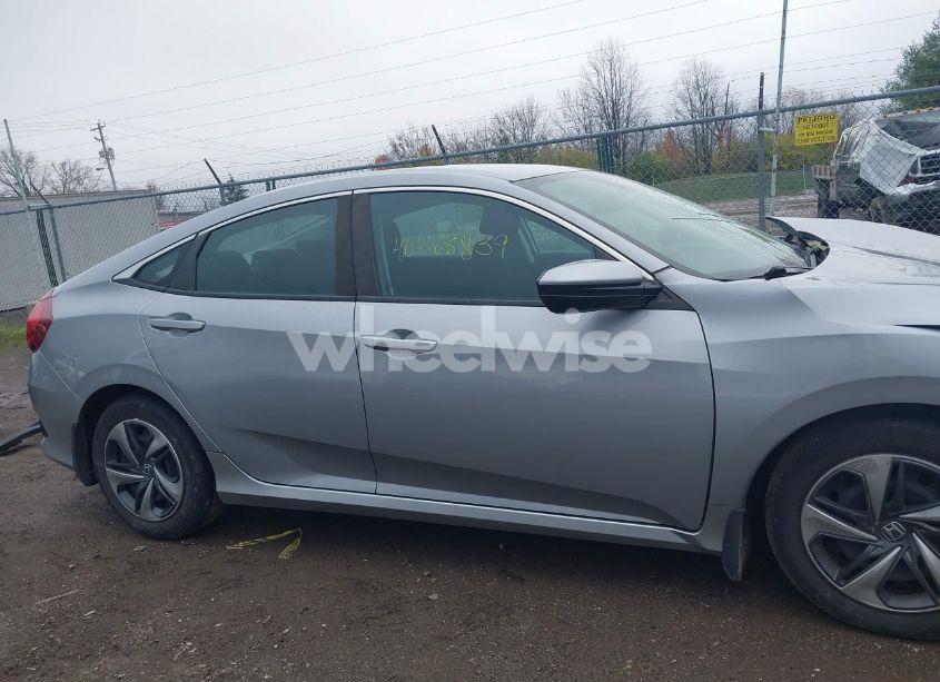 Photo 13 of 2019 Honda Civic LX (VIN 2HGFC2F66KH593937)