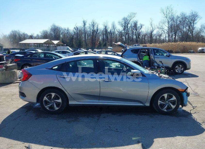 Photo 14 of 2019 Honda Civic LX (VIN 2HGFC2F67KH518180)