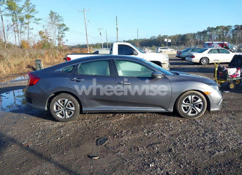 Photo 13 of 2019 Honda Civic LX (VIN 2HGFC2F67KH524898)