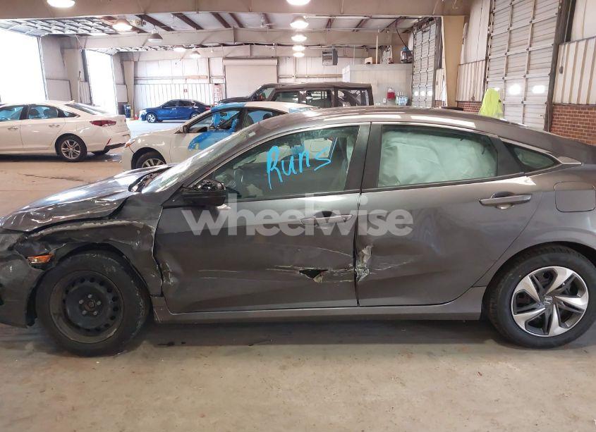 Photo 14 of 2019 Honda Civic LX (VIN 2HGFC2F67KH543435)