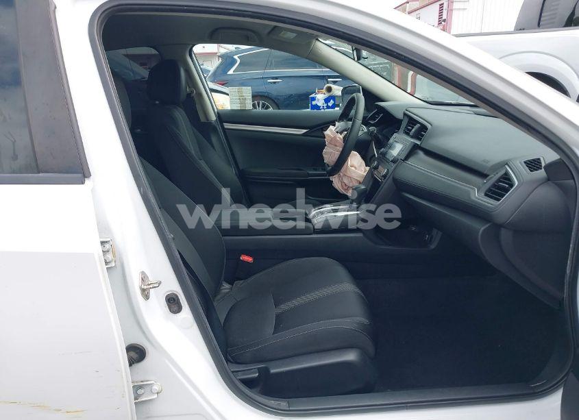 Photo 5 of 2019 Honda Civic LX (VIN 2HGFC2F67KH581473)