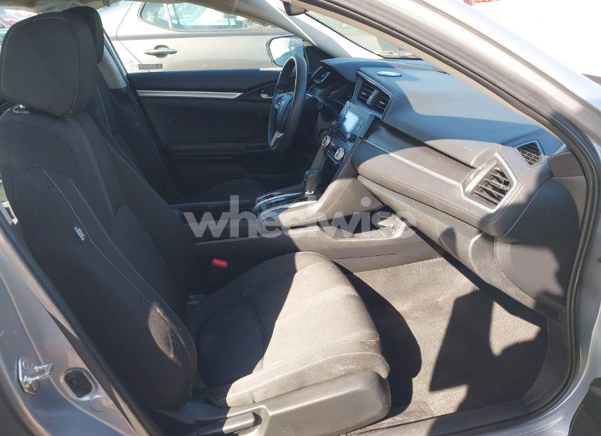 Photo 5 of 2019 Honda Civic LX (VIN 2HGFC2F68KH500769)