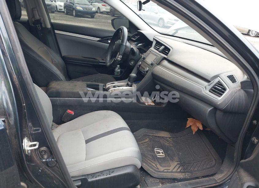 Photo 5 of 2019 Honda Civic LX (VIN 2HGFC2F69KH533618)