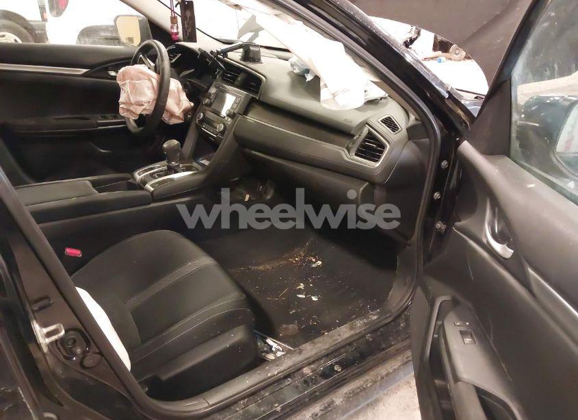 Photo 5 of 2019 Honda Civic LX (VIN 2HGFC2F69KH555697)