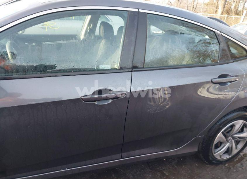 Photo 14 of 2019 Honda Civic LX (VIN 2HGFC2F69KH579983)