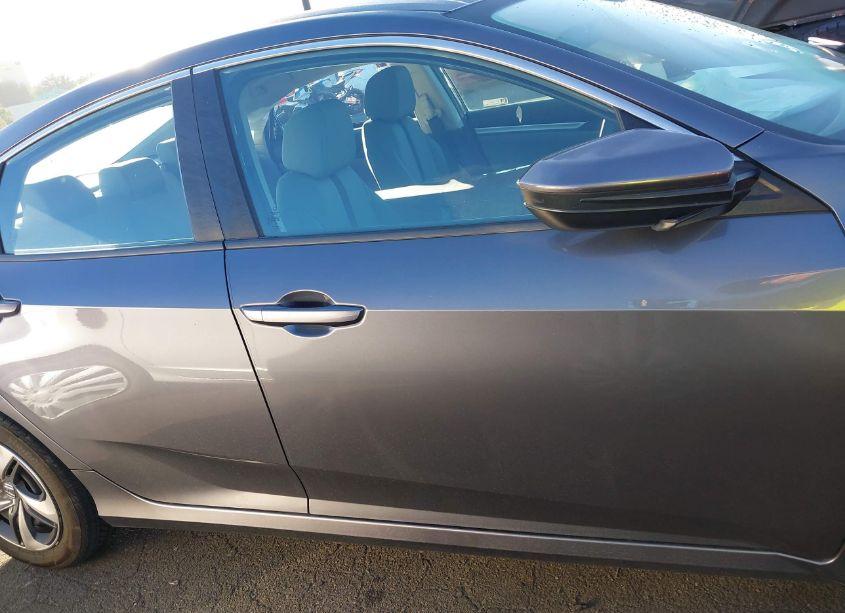 Photo 14 of 2019 Honda Civic LX (VIN 2HGFC2F69KH589929)