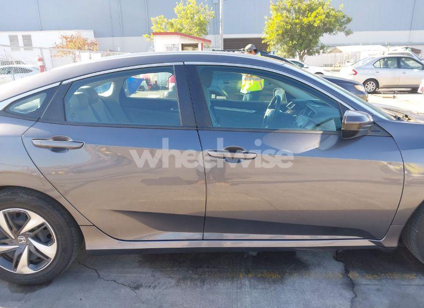 Photo 13 of 2019 Honda Civic LX (VIN 2HGFC2F69KH589932)