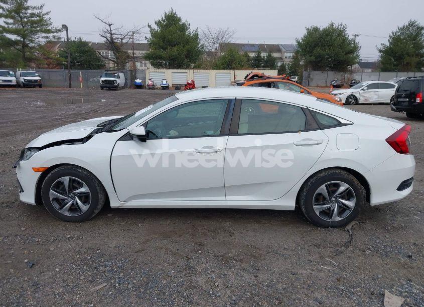 Photo 14 of 2019 Honda Civic LX (VIN 2HGFC2F69KH603554)