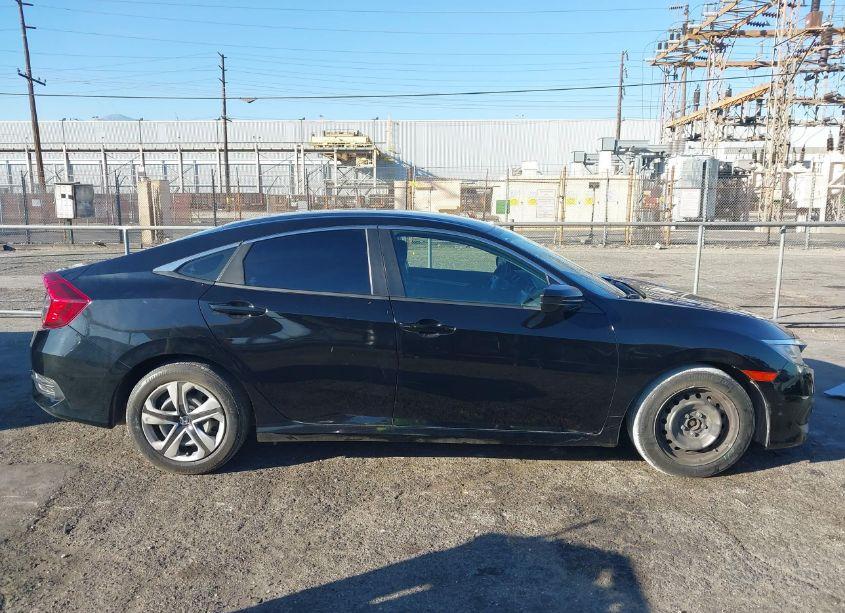 Photo 13 of 2018 Honda Civic LX (VIN 2HGFC2F6XJH547882)