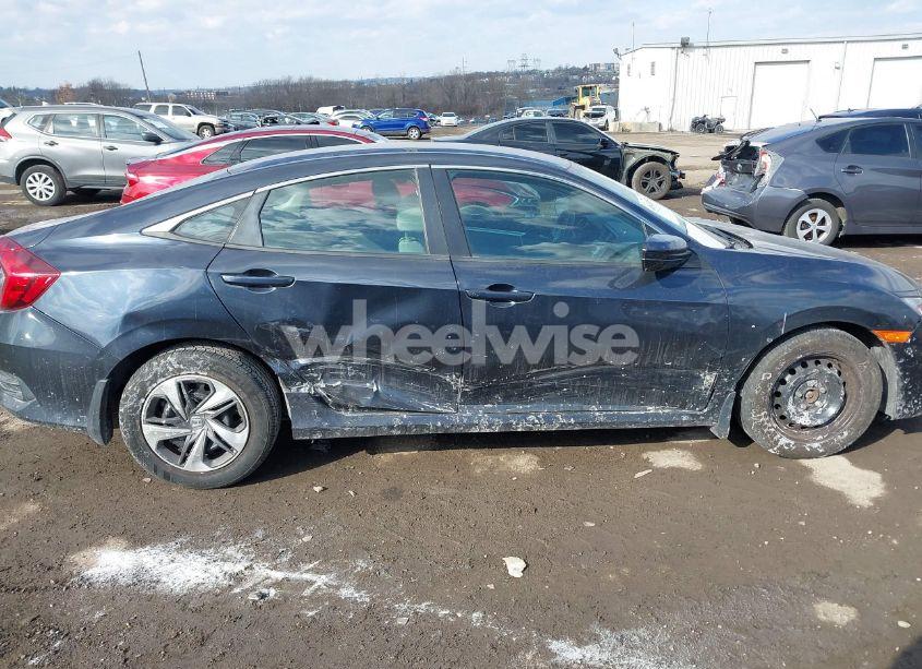 Photo 13 of 2019 Honda Civic LX (VIN 2HGFC2F6XKH523521)