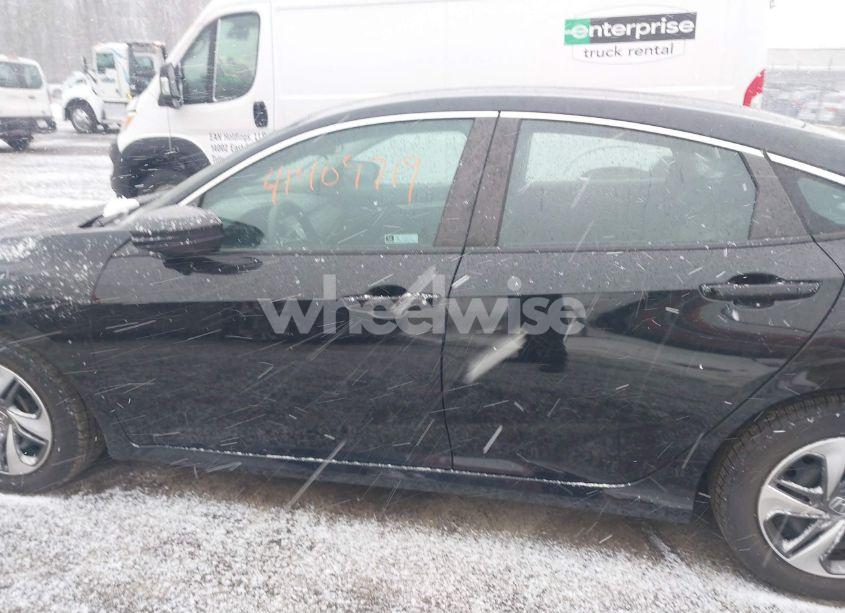 Photo 14 of 2019 Honda Civic LX (VIN 2HGFC2F6XKH529495)