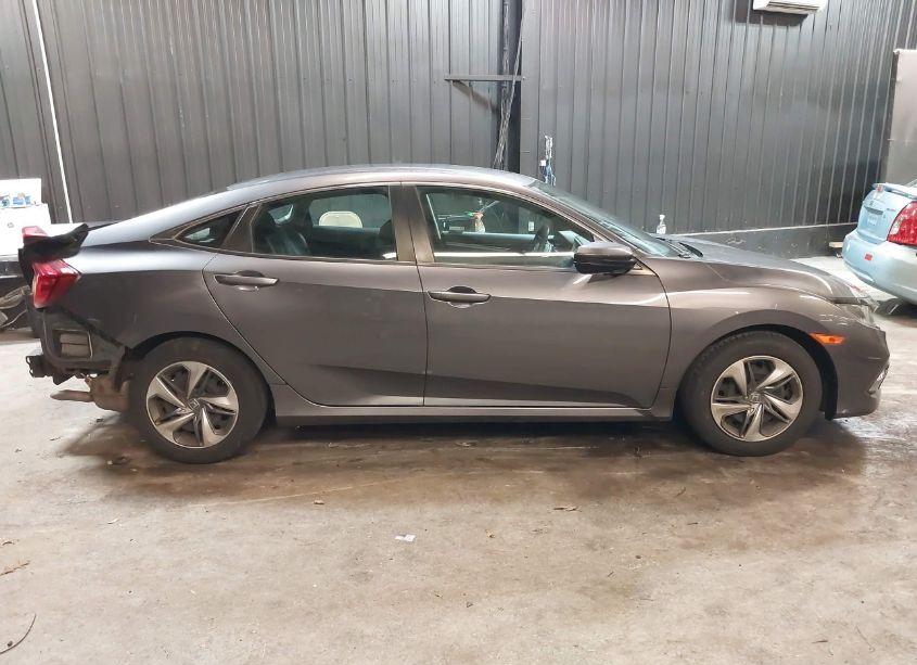 Photo 14 of 2019 Honda Civic LX (VIN 2HGFC2F6XKH557698)