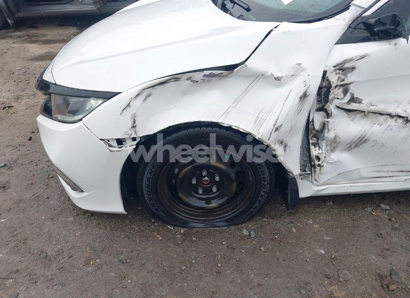 Photo 6 of 2019 Honda Civic LX (VIN 2HGFC2F6XKH560830)