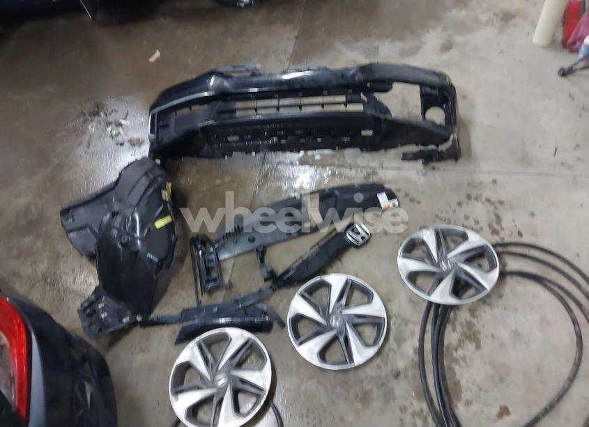 Photo 12 of 2019 Honda Civic LX (VIN 2HGFC2F6XKH565753)