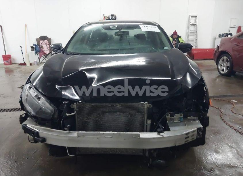 Photo 13 of 2019 Honda Civic LX (VIN 2HGFC2F6XKH565753)