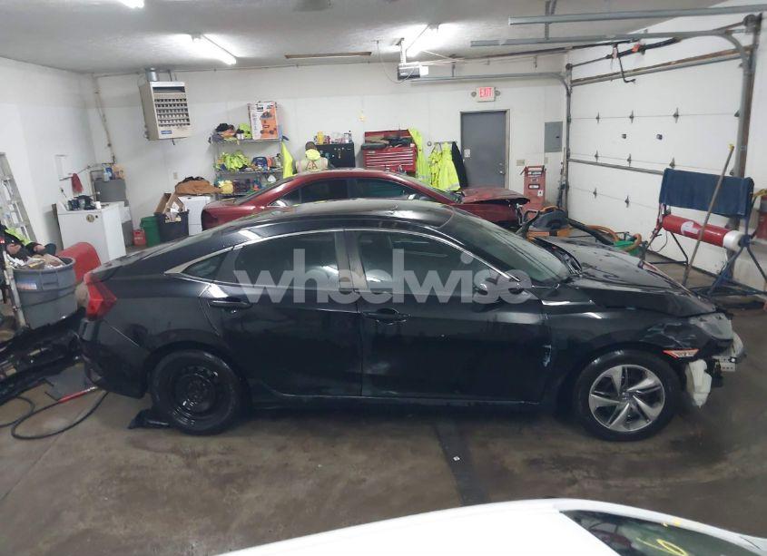 Photo 14 of 2019 Honda Civic LX (VIN 2HGFC2F6XKH565753)