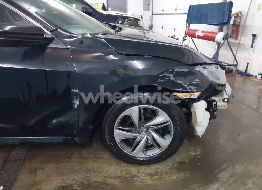Photo 18 of 2019 Honda Civic LX (VIN 2HGFC2F6XKH565753)