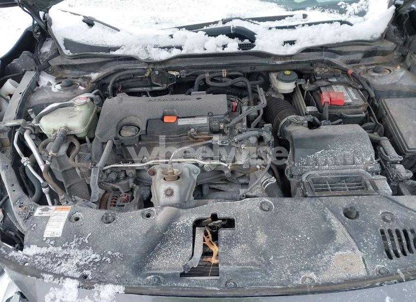 Photo 10 of 2019 Honda Civic LX (VIN 2HGFC2F6XKH570600)