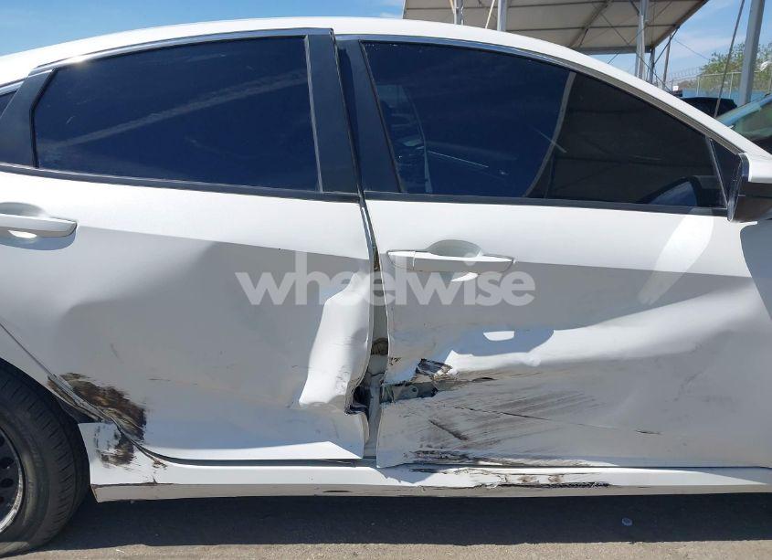 Photo 6 of 2019 Honda Civic LX (VIN 2HGFC2F6XKH600677)