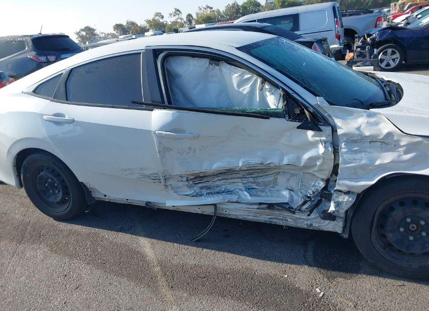 Photo 13 of 2020 Honda Civic LX (VIN 2HGFC2F6XLH517512)