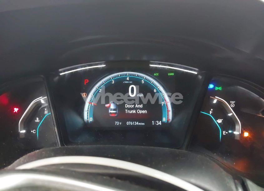 Photo 7 of 2020 Honda Civic LX (VIN 2HGFC2F6XLH551000)