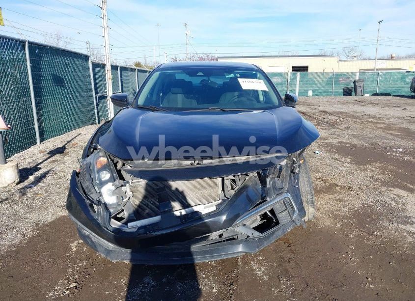 Photo 13 of 2020 Honda Civic LX (VIN 2HGFC2F6XLH553135)