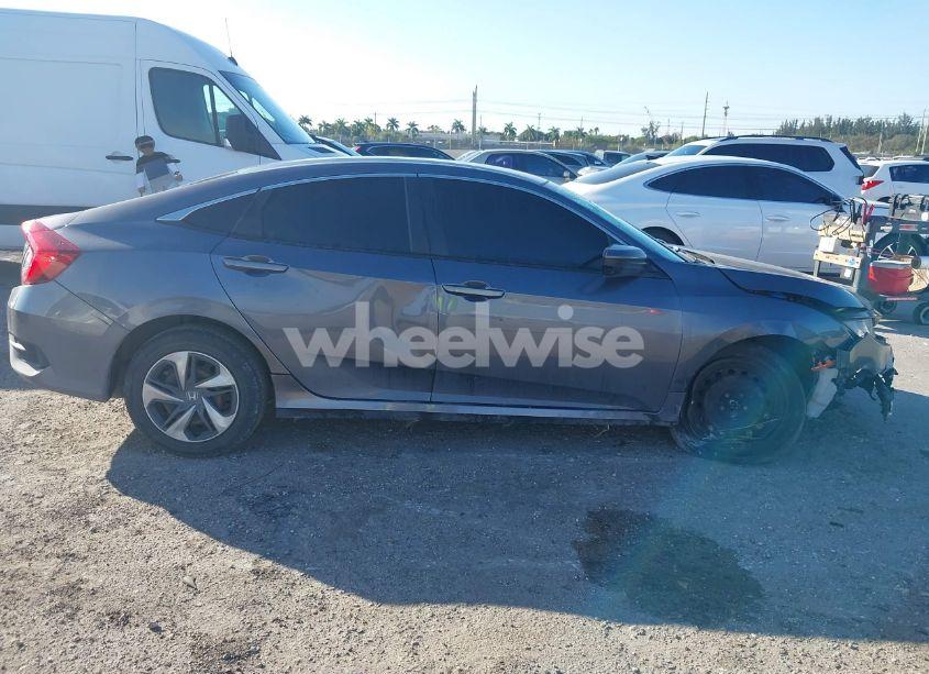 Photo 14 of 2020 Honda Civic LX (VIN 2HGFC2F6XLH556892)