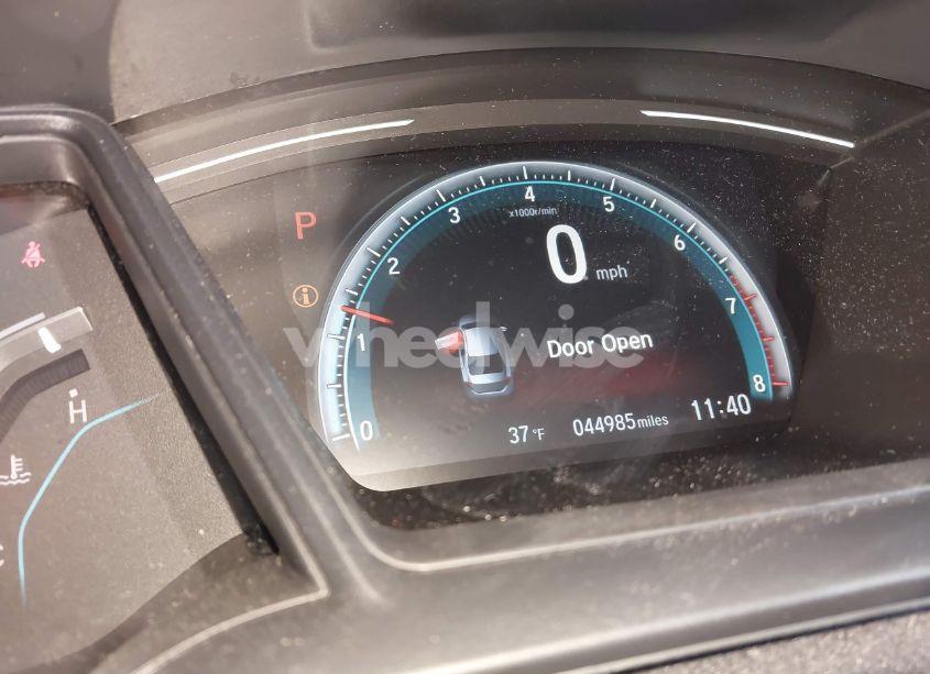 Photo 16 of 2020 Honda Civic LX (VIN 2HGFC2F6XLH583705)