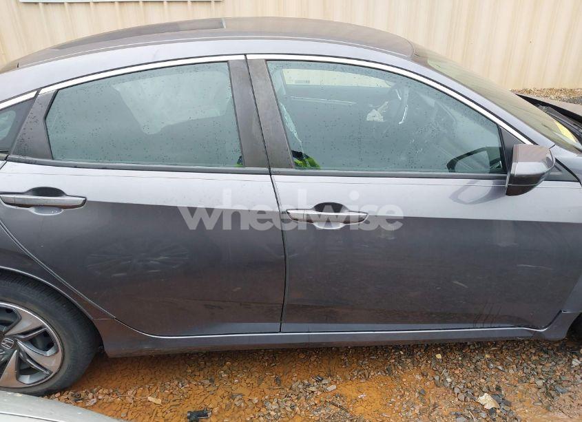 Photo 13 of 2021 Honda Civic LX (VIN 2HGFC2F6XMH556442)