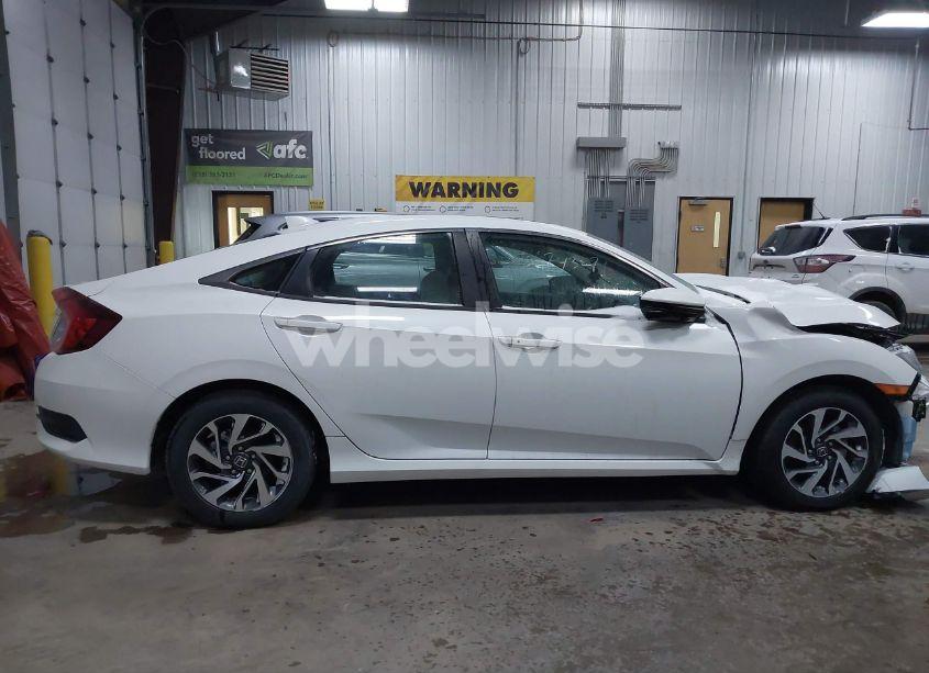 Photo 13 of 2018 Honda Civic EX (VIN 2HGFC2F70JH515905)
